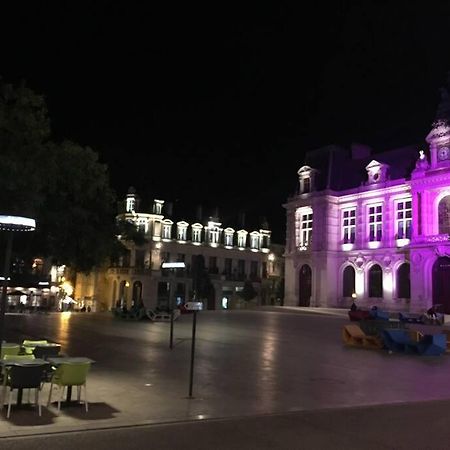 Bel Appartement Climatise Plein Centre Ville Poitiers Exterior photo